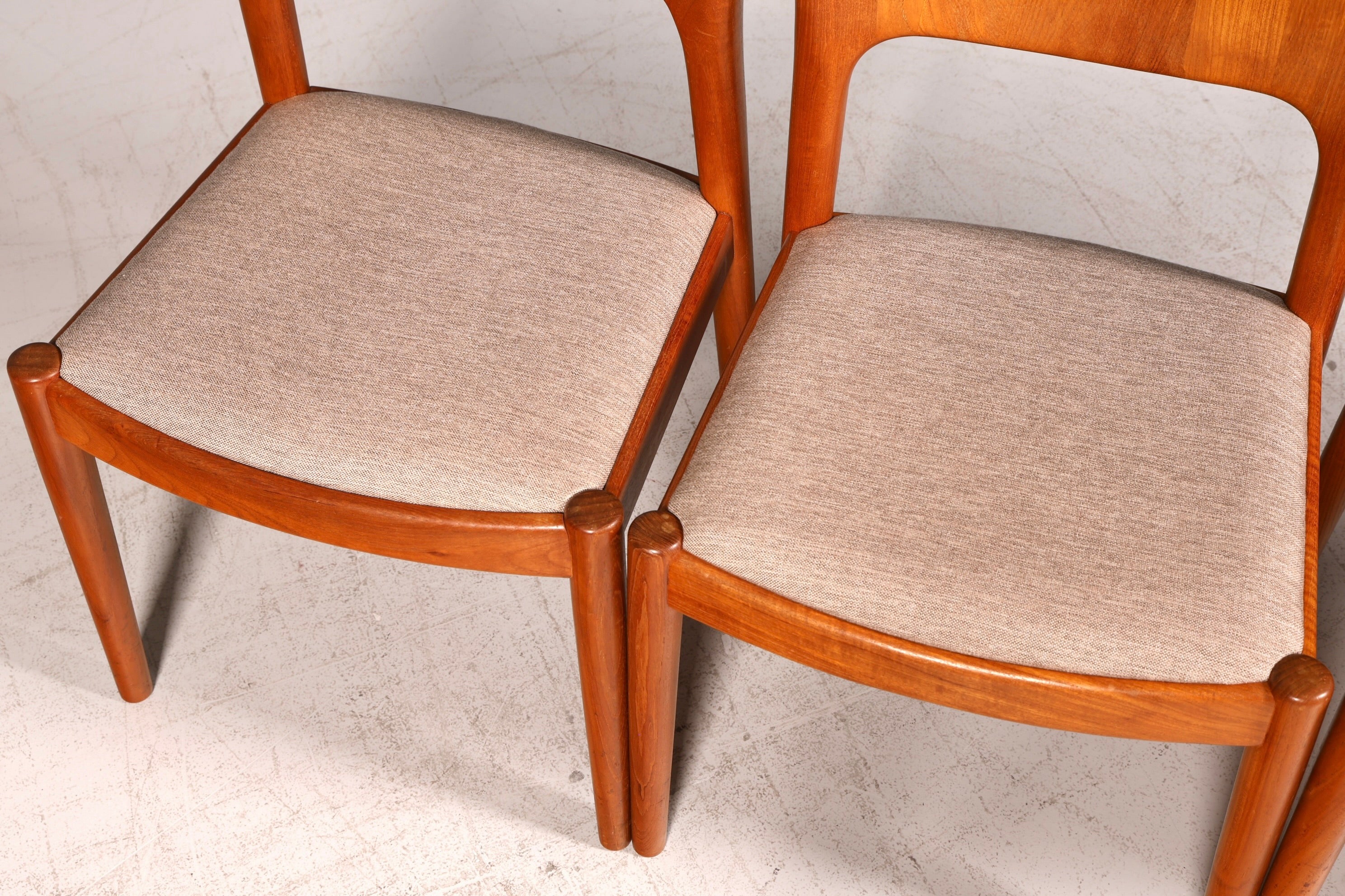 4x Edle Mid Century Stühle der Marke Niels Koefoed Koefoeds Hornslet Modell 177 Teak Stuhlset Danish Design Esszimmerstühle Küchenstühle