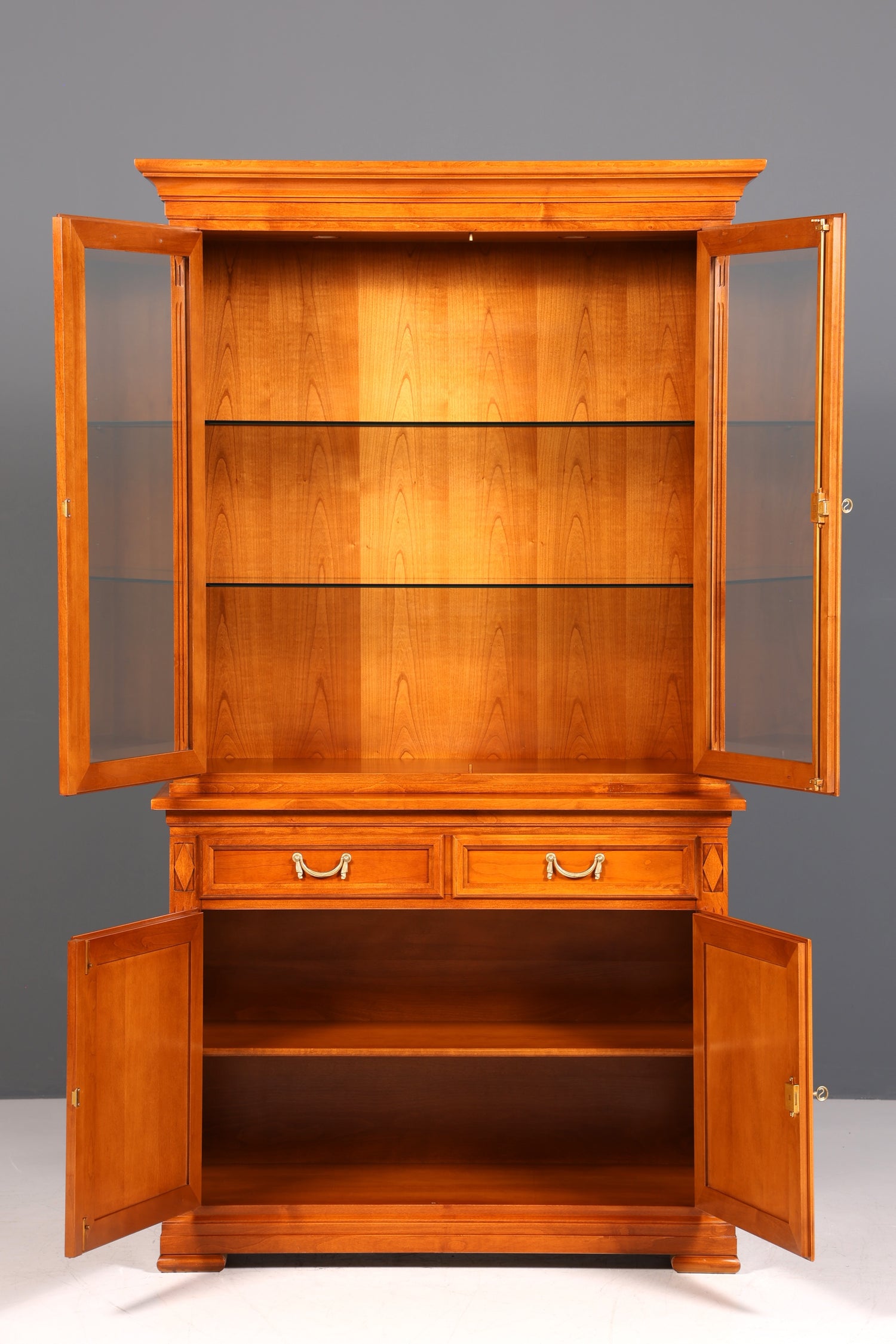 Traumhafte Original Selva Vitrine Antik Stil massiv Holz Buffet Villa Borghese Schrank Bibliothek Geschirrschrank