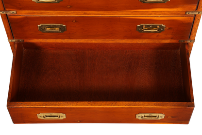 Hauptstadt Möblerei maritime Military Chest Kommode aus Holz mit Messingbeschlägen und offener Schublade