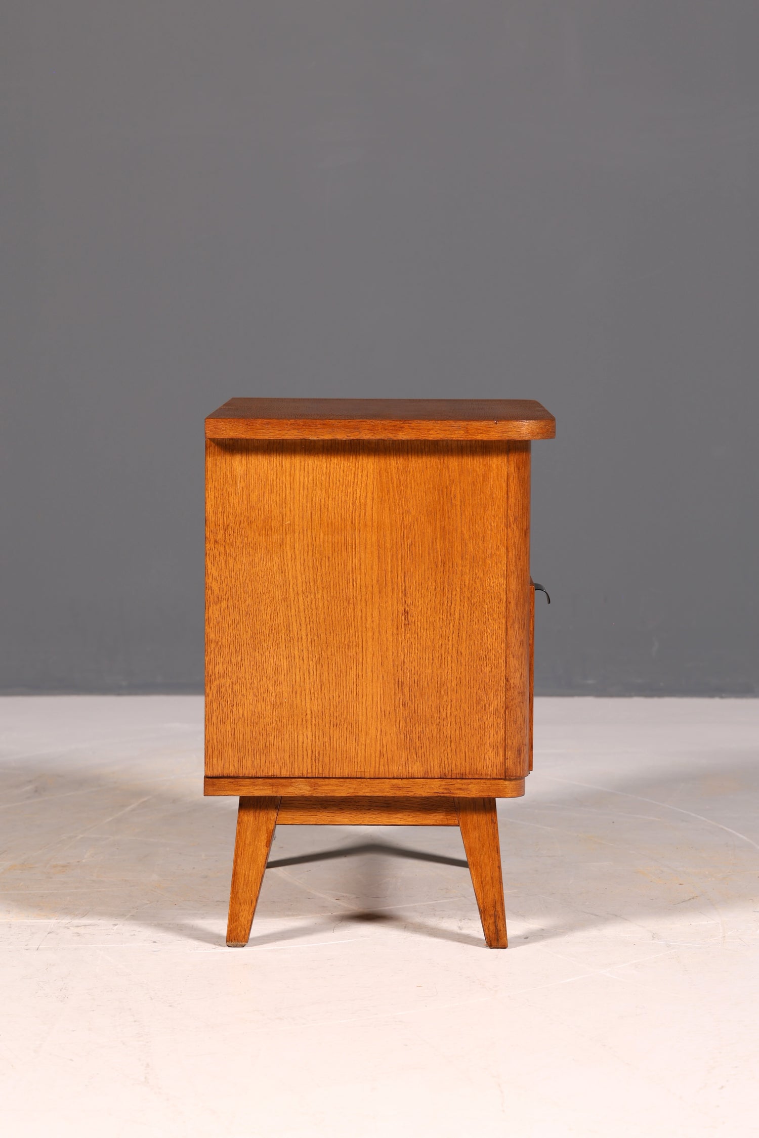 Schlichte Mid Century Kommode Vintage Klappschränkchen Danish Design Nachttisch 1 von 2