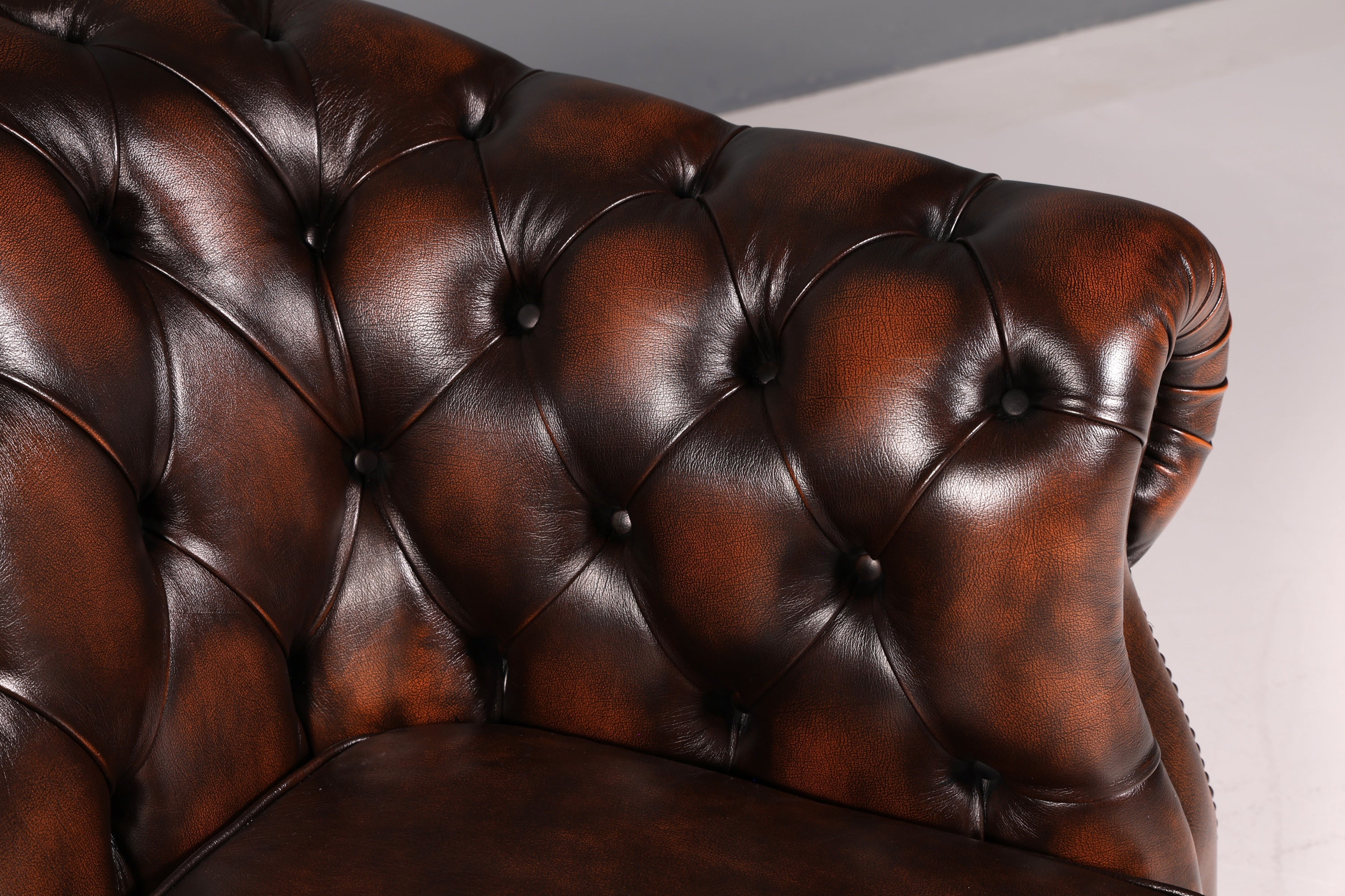 Beautiful Original Chesterfield Centurion 2-Seater Couch Real Leather Sofa English UK Leather Sofa Antique