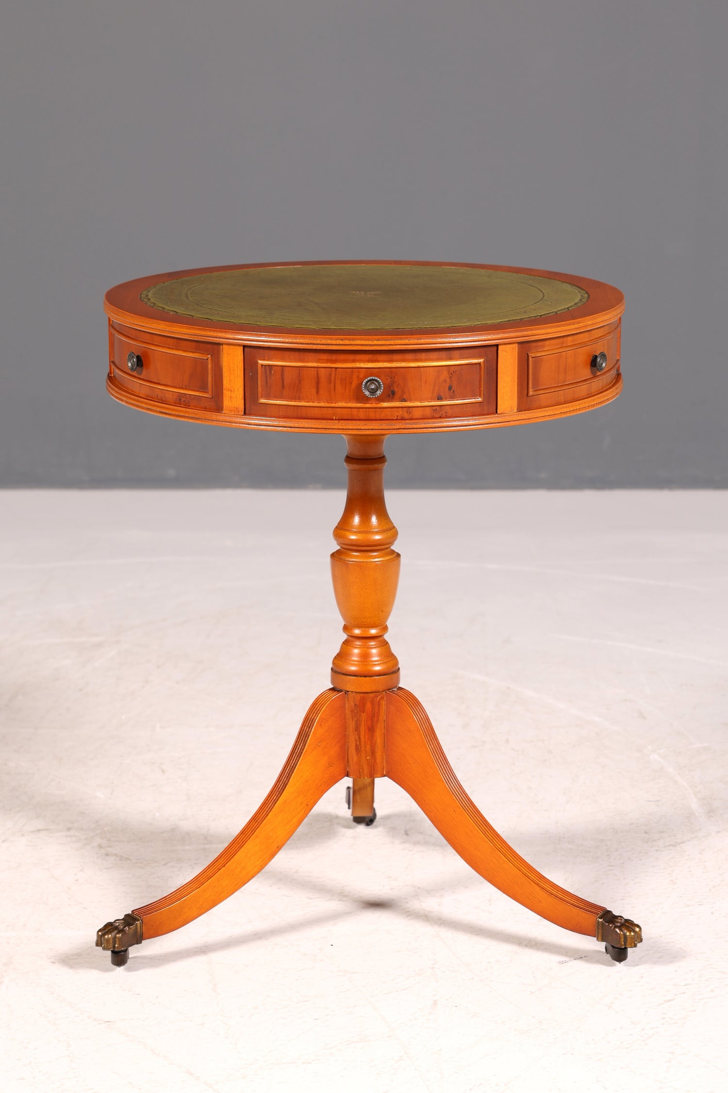 G049 Finish Traumhafter Englischer Tisch Couchtisch Englisch Antik Stil Ablagetisch Regency Stil Beistelltisch