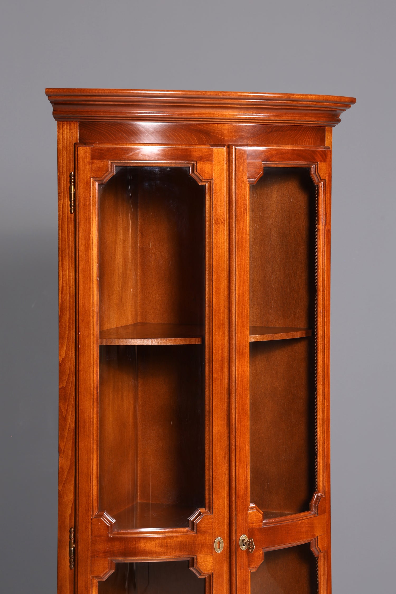 Wunderschöne Original Selva Eckvitrine Antik Stil Vitrine Schrank Geschirrschrank Glasvitrine Eckschrank 1 von 2
