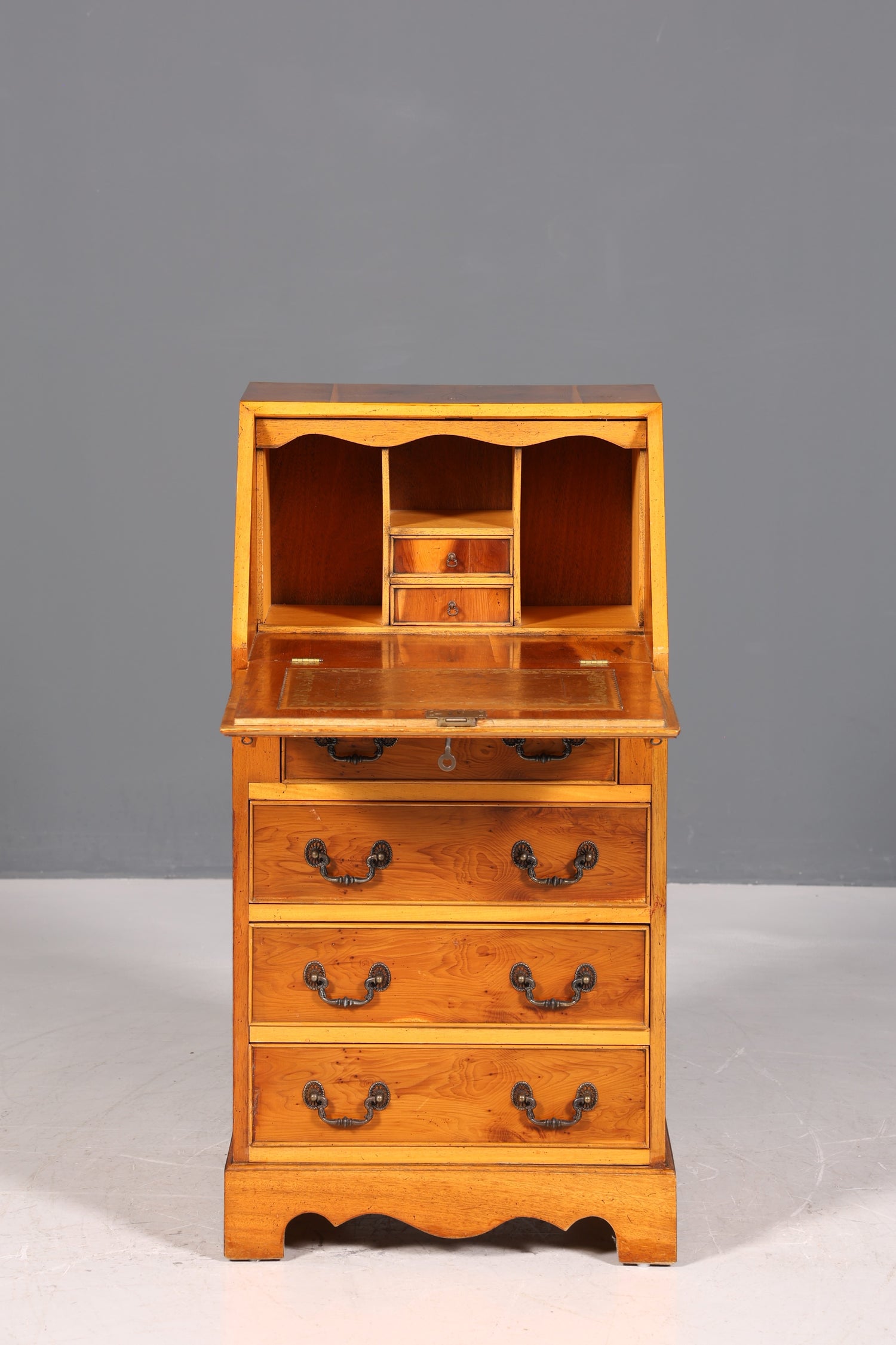 Schlichter Englischer Sekretär Englisch Schreibtisch Desk Bürotisch echt Lederauflage 60s Office Table