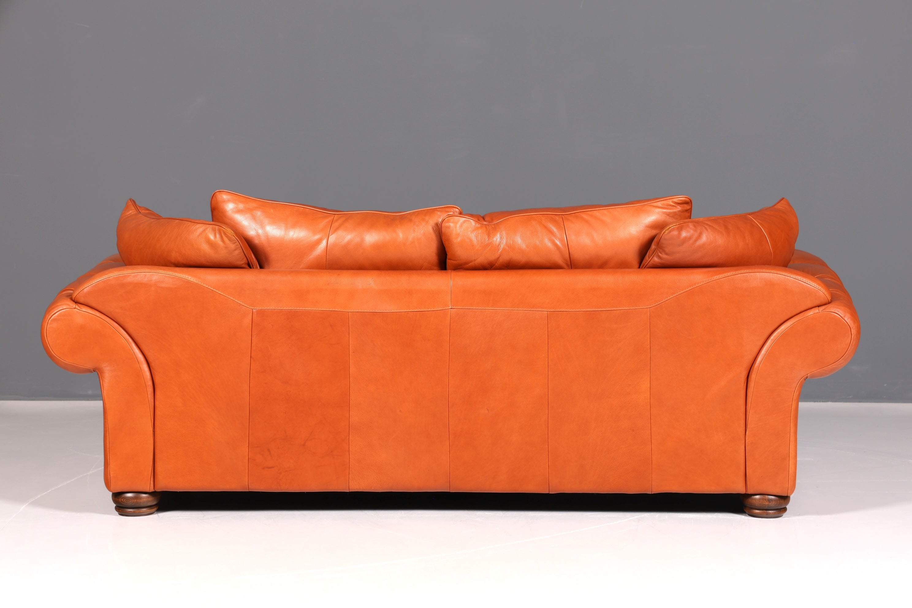 Beautiful Chesterfield design sofa, English genuine leather couch, cognac lounge sofa