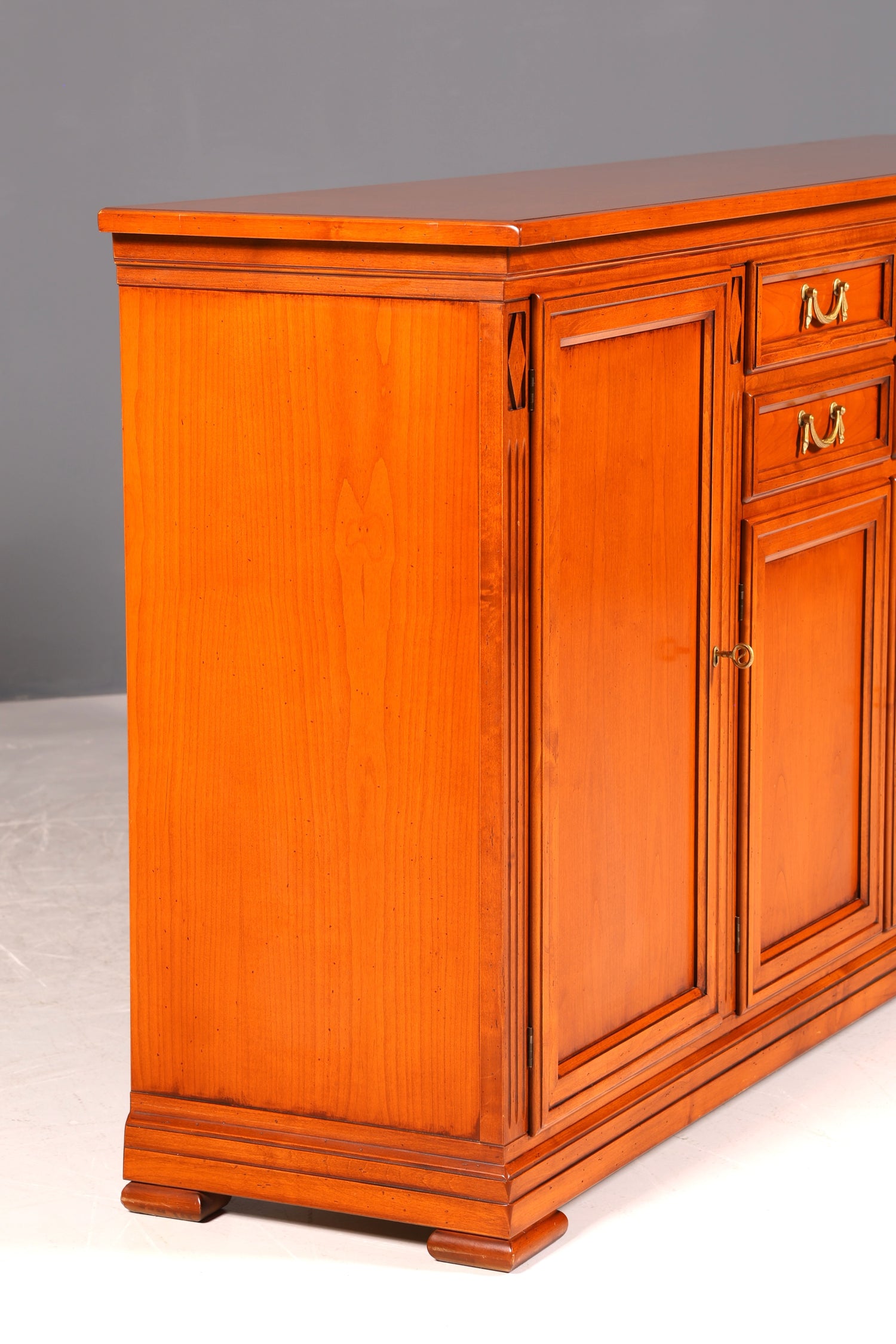 G042 Finish cm SELVA Wunderschönes Englisches Sideboard Eibe Schrank Antik Stil Buffetschrank Kommode