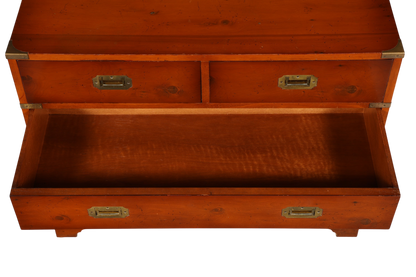 Hauptstadt Möblerei maritime Schiffskommode aus massivem Holz mit versenkten Messinggriffen im Military-Chest-Stil