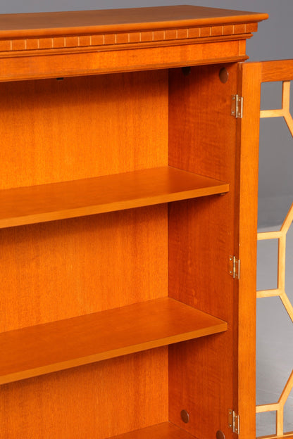 Wunderschöne Englische Vitrine Eibe Bücherschrank Glasvitrine 60s Vitrinenschrank Schrank Vintage