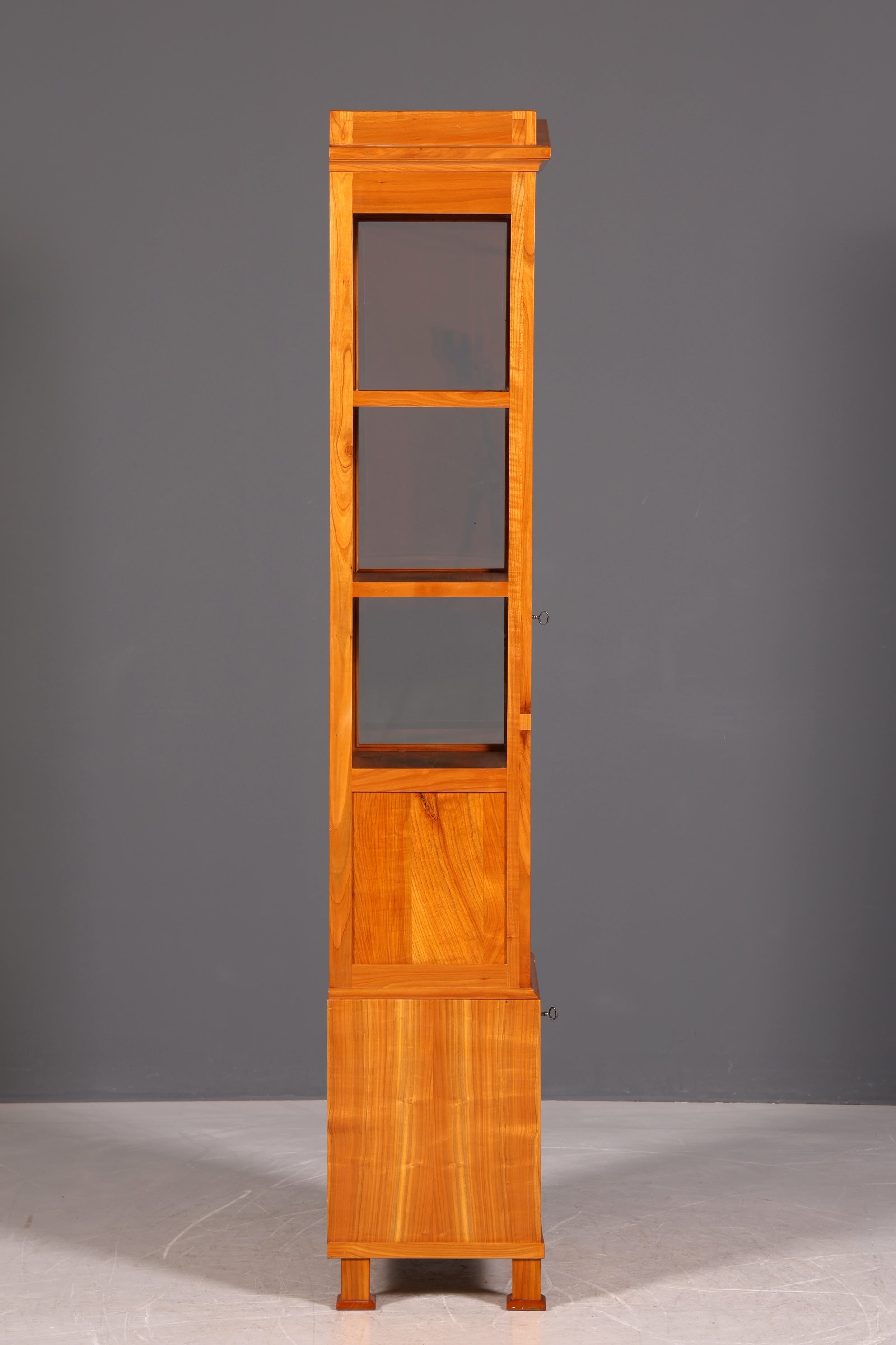 G077 Finish Antik04 falsche Beschreibung - (Biedermeier Vitrine- preis muss ich noch recherchieren)