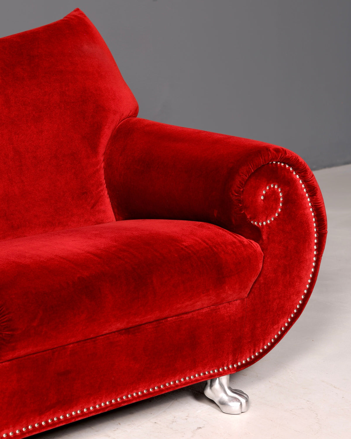 Opulent Bretz Gaudi red velvet designer sofa, 3-seater Baroque Bordeaux velvet couch