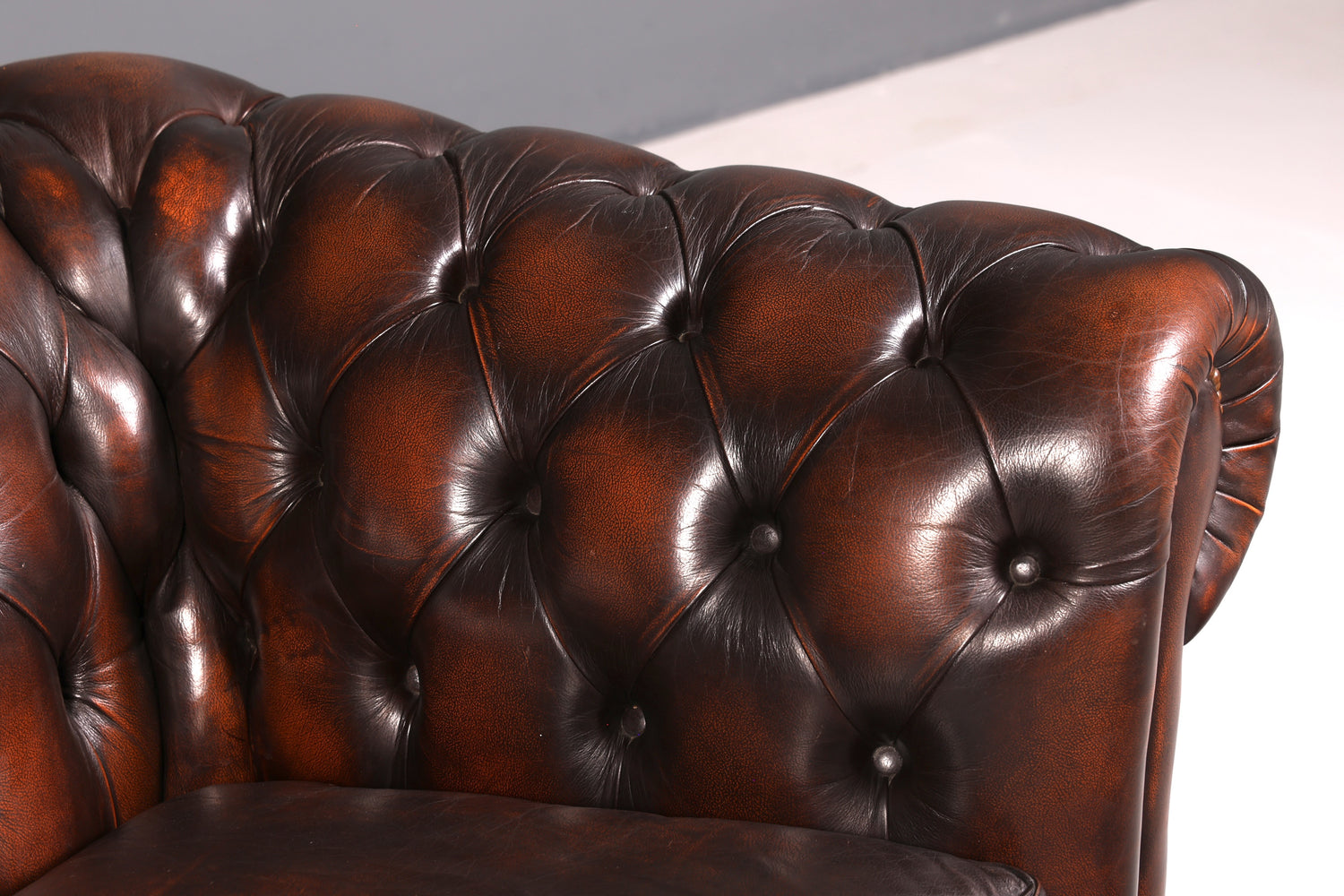 Edles Original Chesterfield Sofa 2-Sitzer Couch Echt Leder Englisch Antik Polstersofa