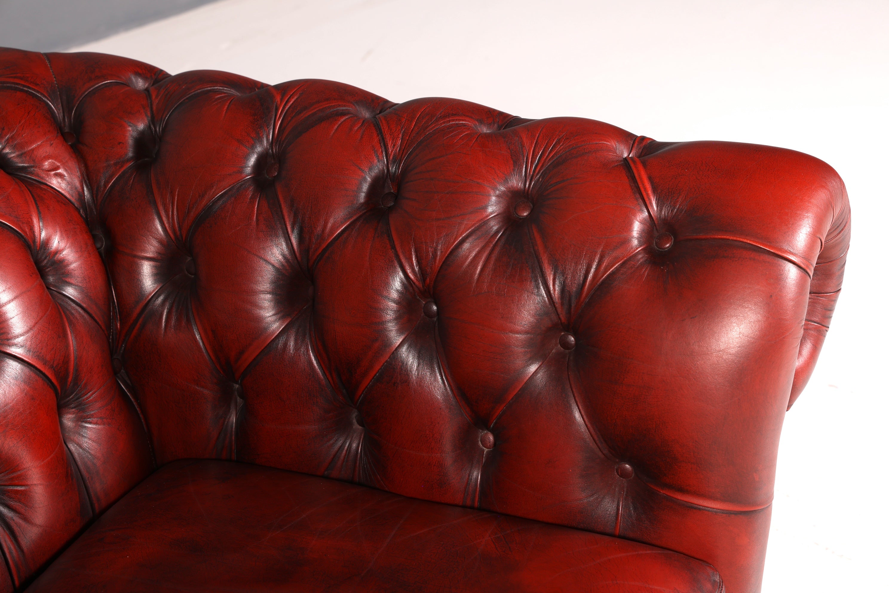 Stilvoller Original Chesterfield Sessel Oxblood Echtleder Englischer Armlehnsessel Herrensessel Antik Ledersessel
