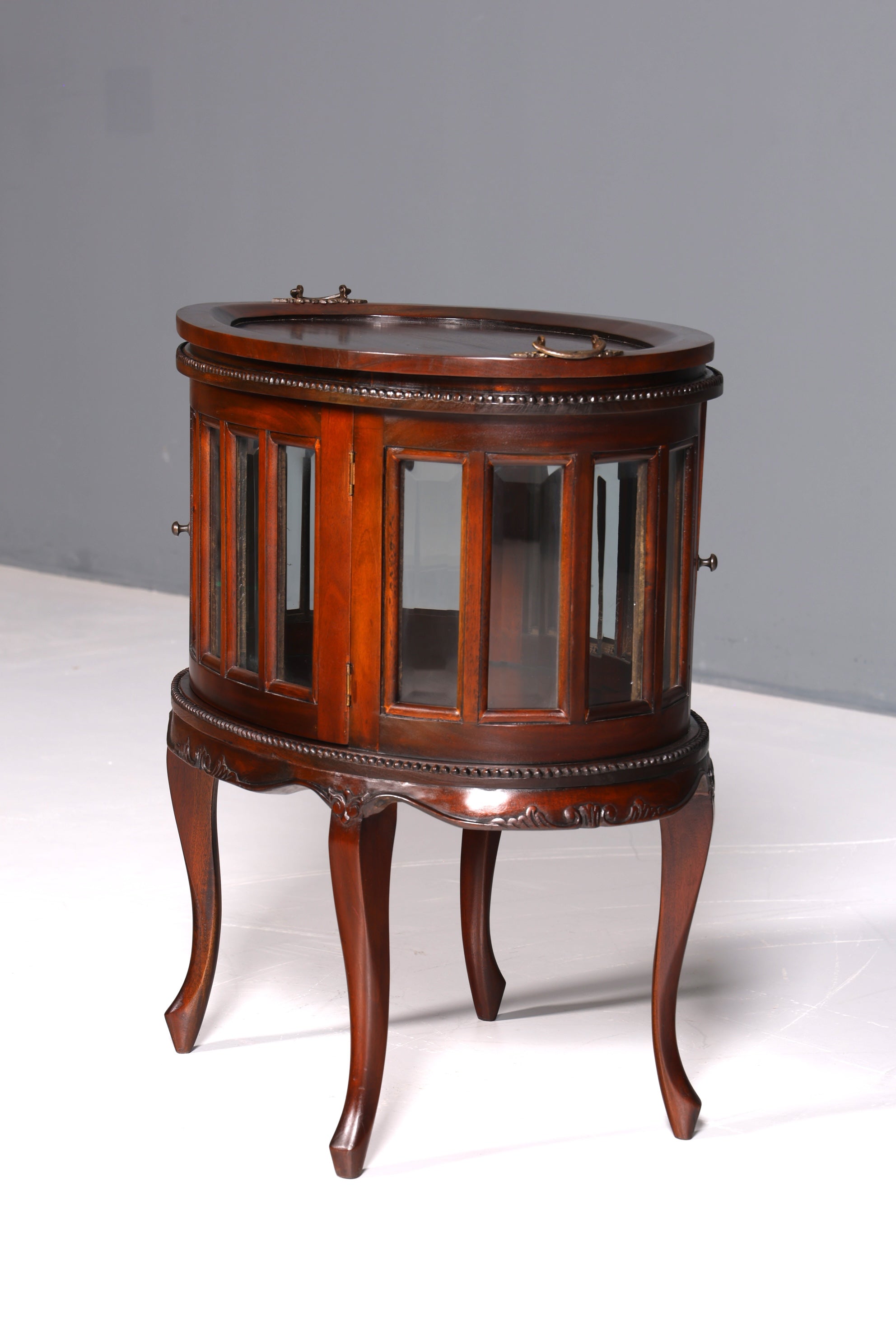 Beautiful, delicate Chippendale bar cabinet, real wood tea cabinet in Art Nouveau style, display cabinet