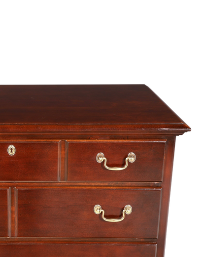 Hauptstadt Möblerei Drexel Heritage Vertiko Kommode aus dunklem Echtholz mit Messinggriffen im klassischen Antik-Stil