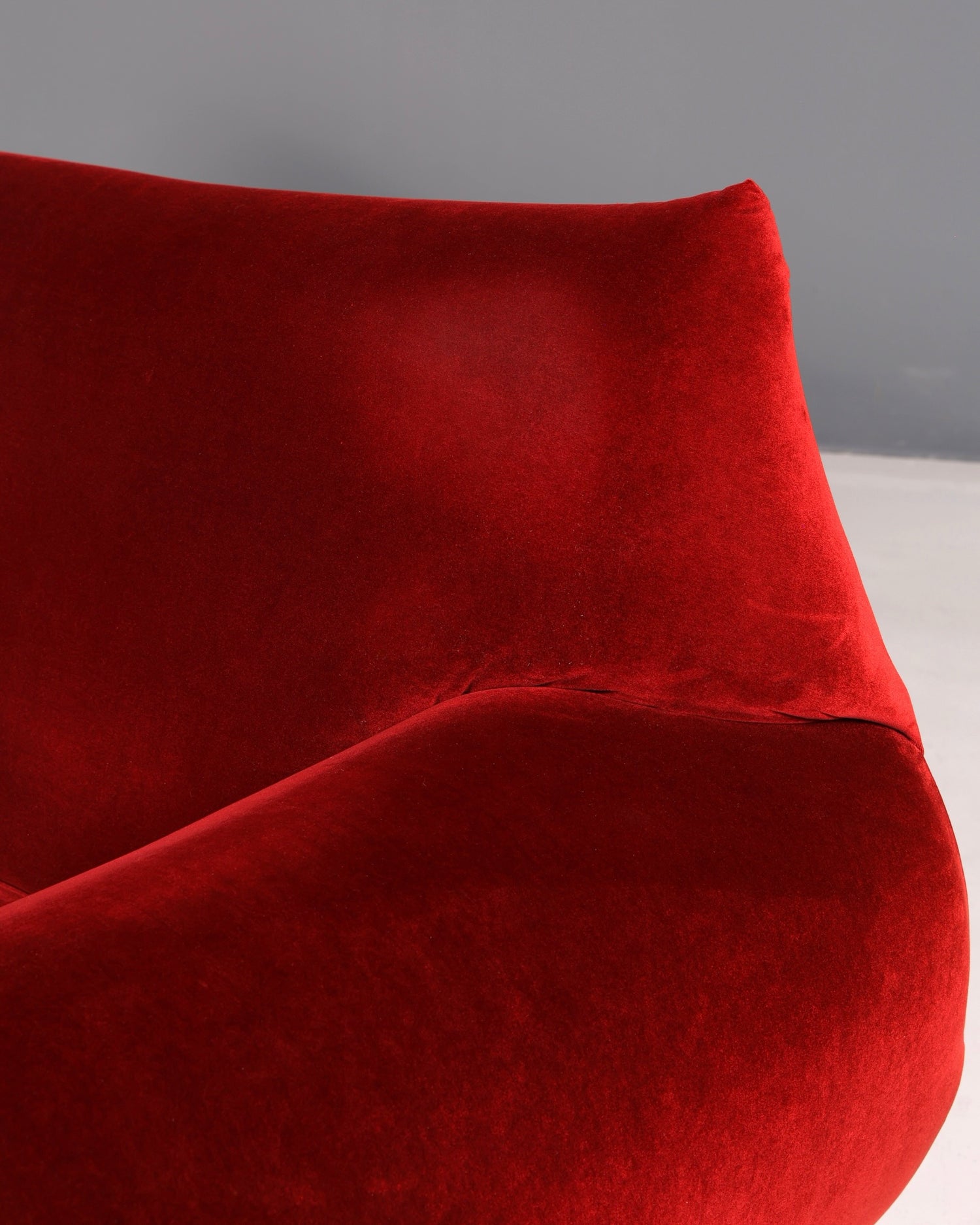 Opulent Bretz Gaudi red velvet designer sofa, 3-seater Baroque Bordeaux velvet couch