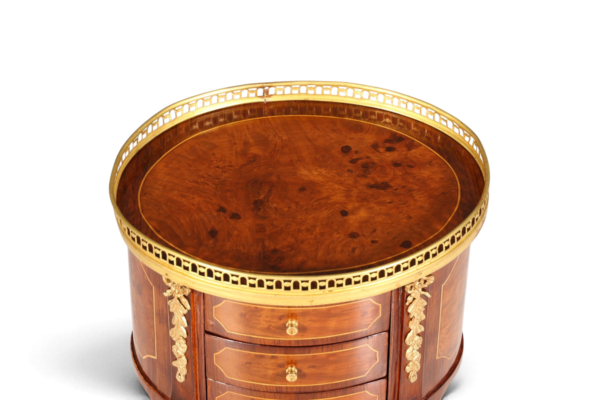 Edler Barock Louis XV Stil Beistelltisch Ablagetisch massiv Kommode Antik Stil
