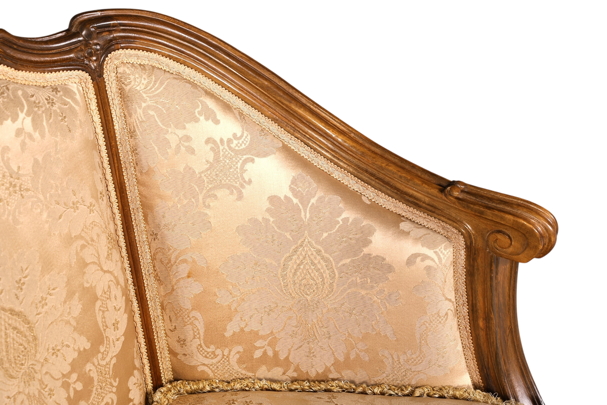 Hauptstadt Möblerei Chippendale Armlehnsessel im Barock Stil mit beigem gemustertem Samtbezug und Holzrahmen