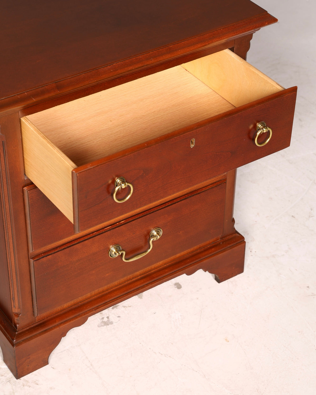 Edle Drexel Heritage Kommode Antik Stil Nachttisch USA Schubladenkommode 1 von 2