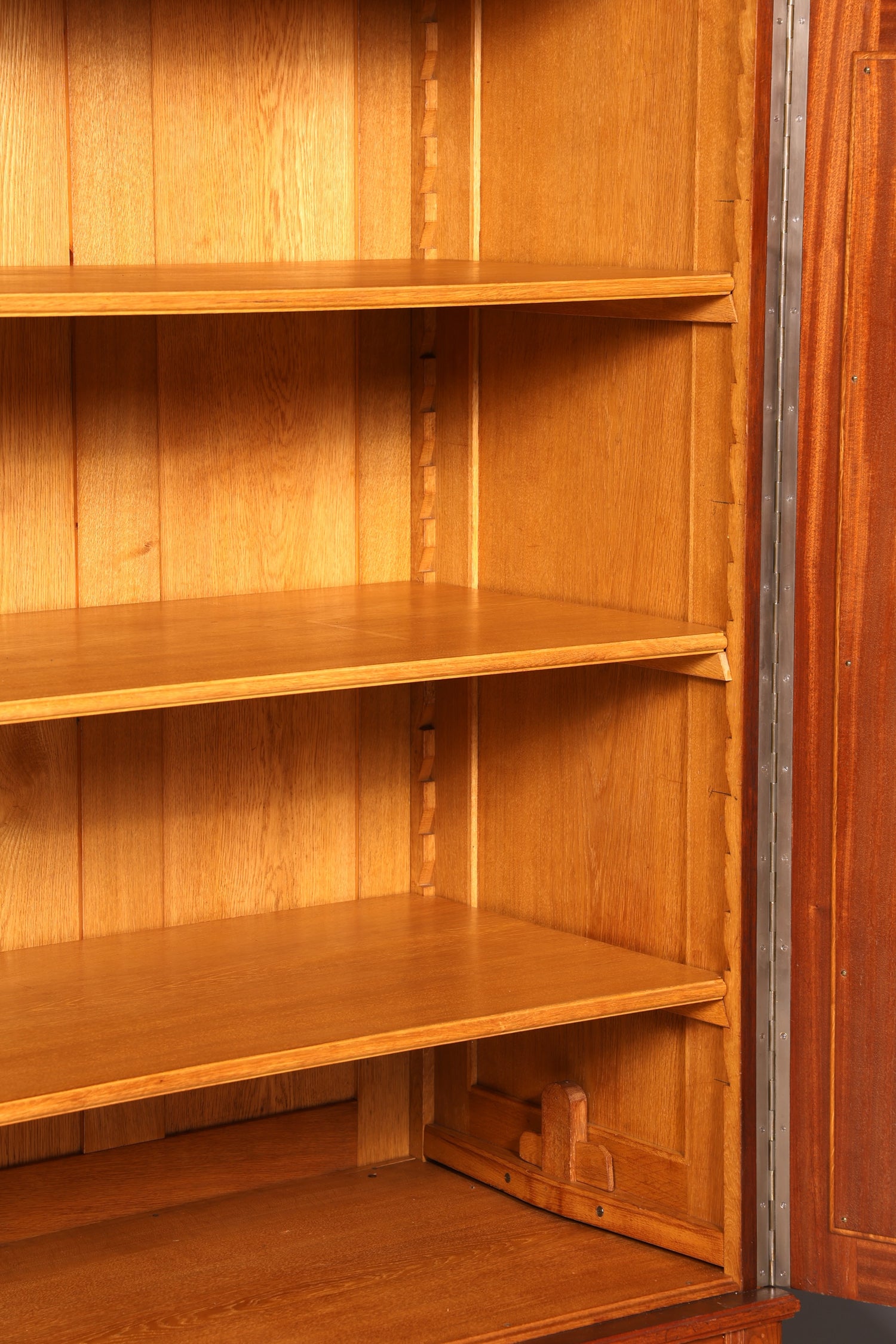 Edler Jugendstil Schrank Kleiderschrank Antik Eiche Wäscheschrank Dielenschrank