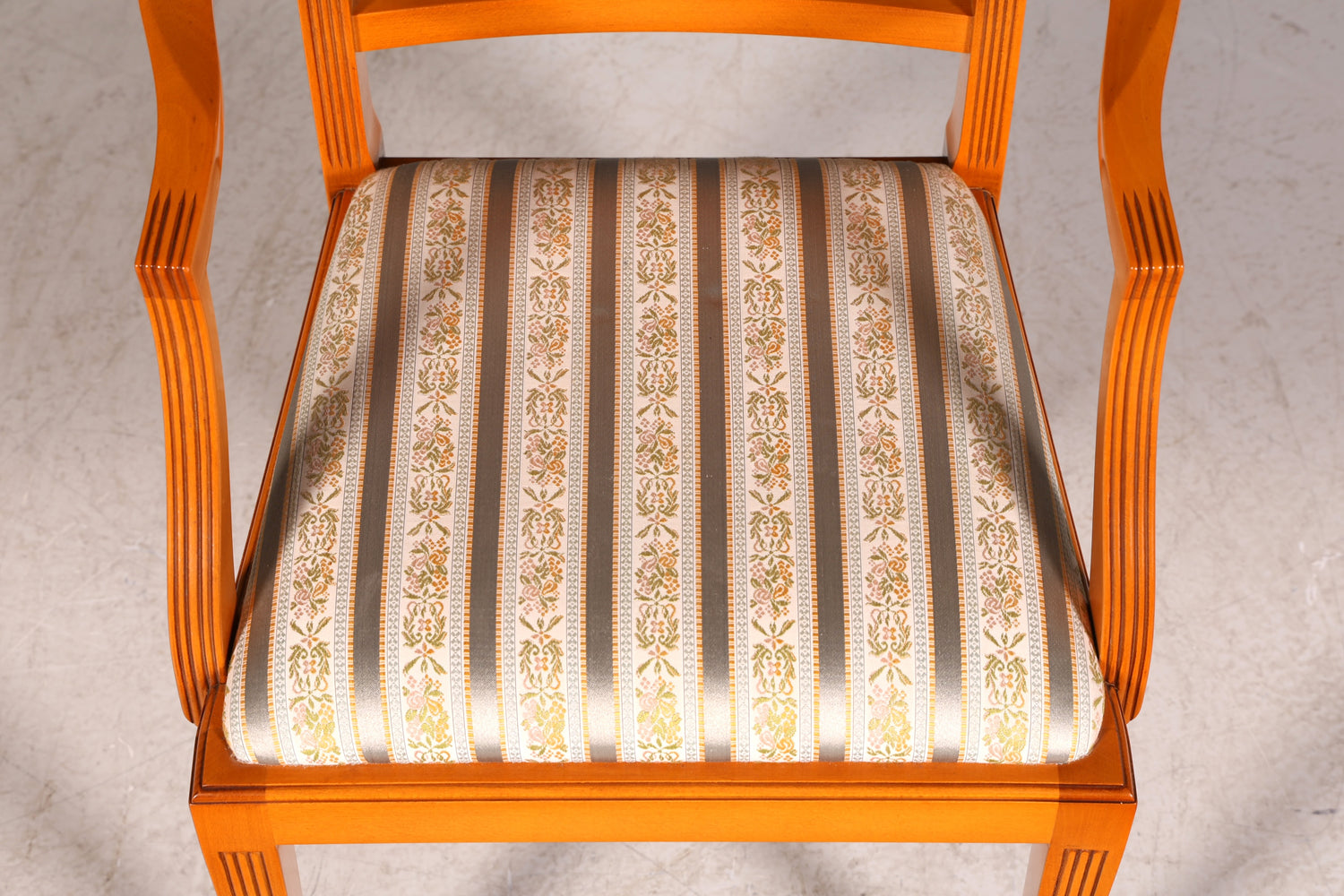 Wunderschöner Englischer Stuhl UK Küchenstuhl Antik Stil Sekretär Stuhl Polsterstuhl Armlehnstuhl 1 von 2