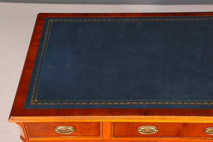 Beautiful Original Heldense English Desk Yew Real Leather Top Office Desk Antique Style
