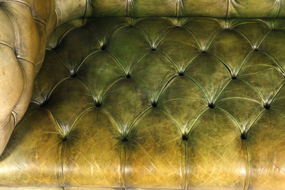 Wunderschönes Original Chesterfield 2er Sofa Englisch grün echt Leder 2- Sitzer Couch