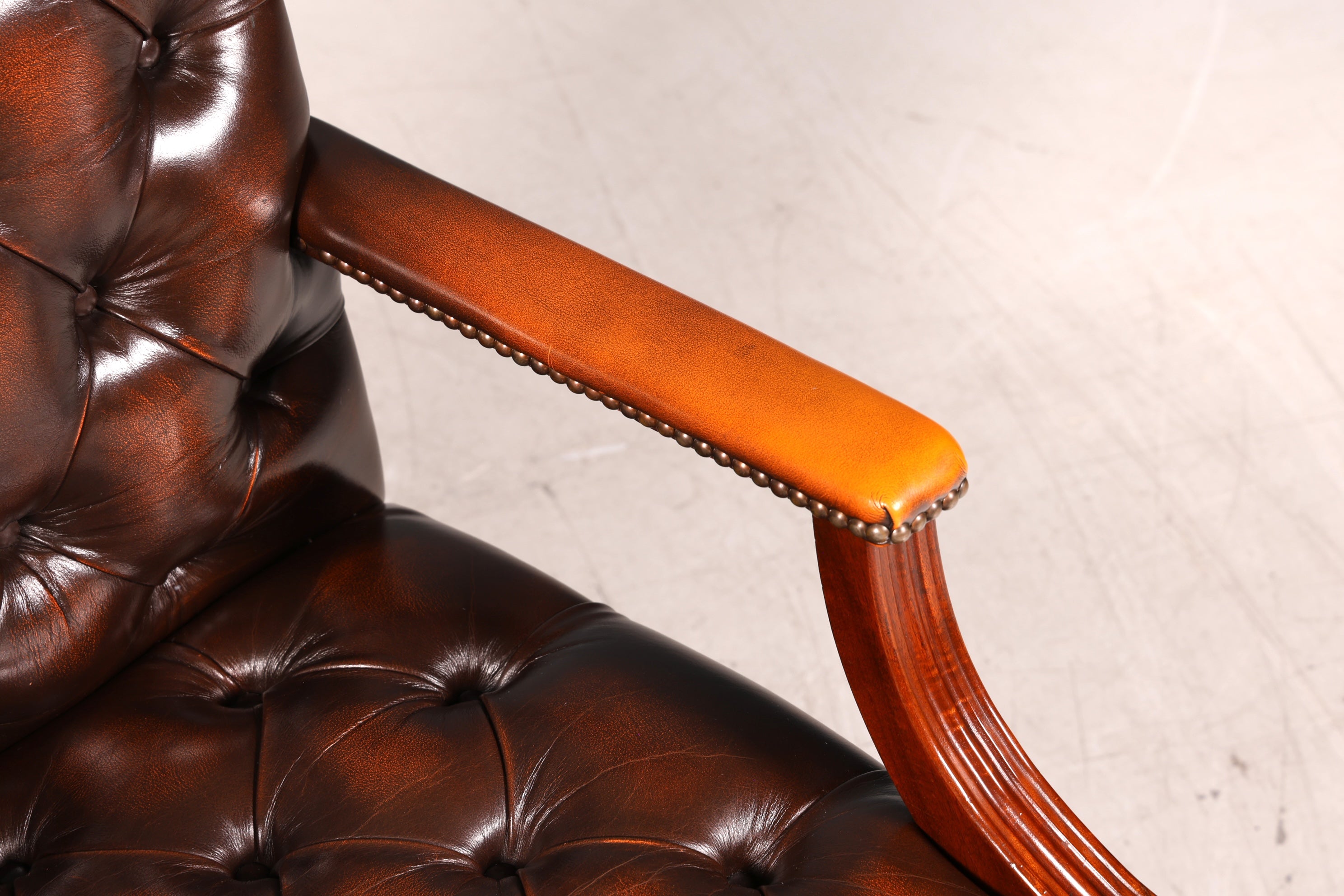 Original Chesterfield Sessel Englischer Armlehnstuhl Echt Leder Bürostuhl Lounge