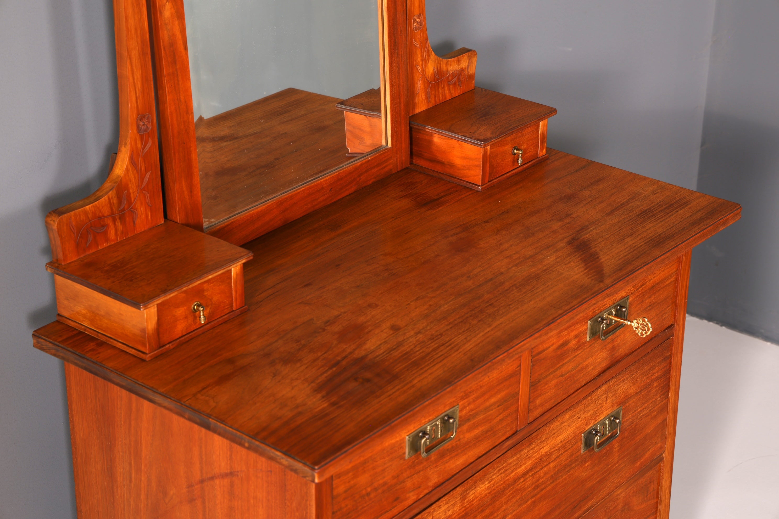 G383 Finish Traumhafte Jugendstil Kommode Antik Sideboard mit Spiegel Flurkommode Frisierkommode (Kopie)