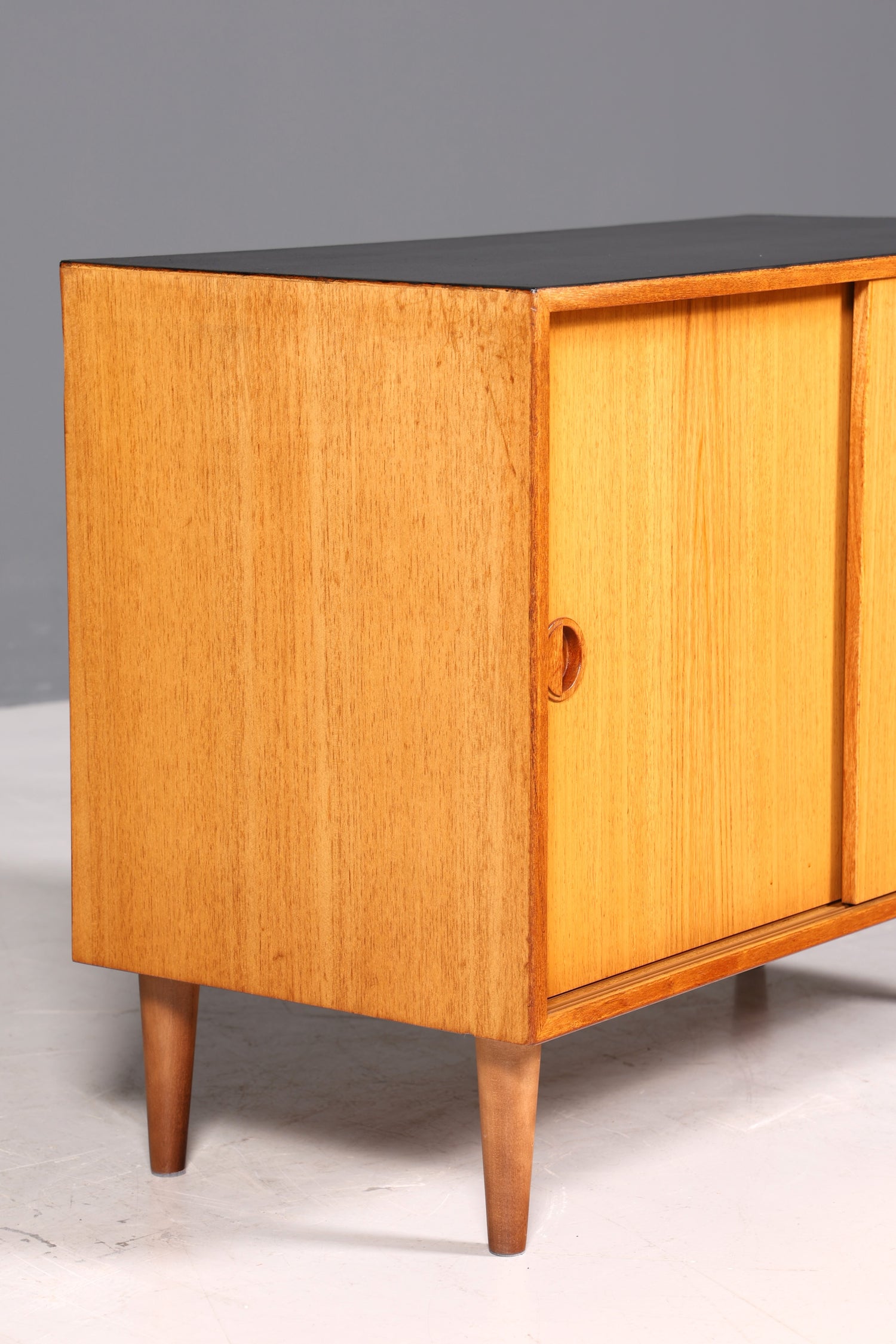 Traumhafter Mid Century Schrank Teak Holz Schiebetür Kommode Sideboard Flurschrank