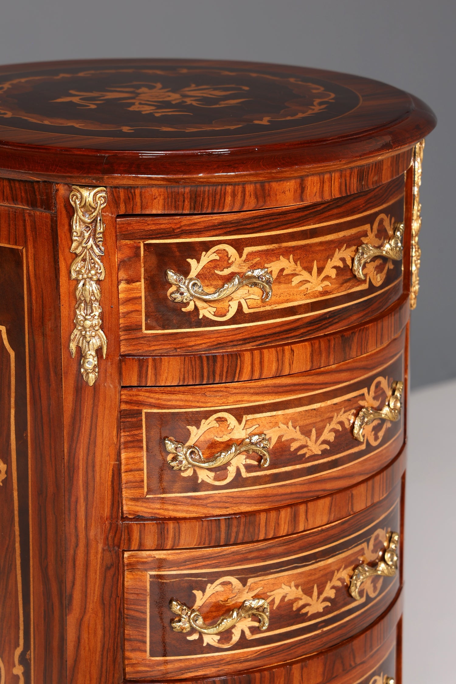Dreamy Baroque style chest of drawers, vertico, drawer chest with inlaid details, 7 drawers