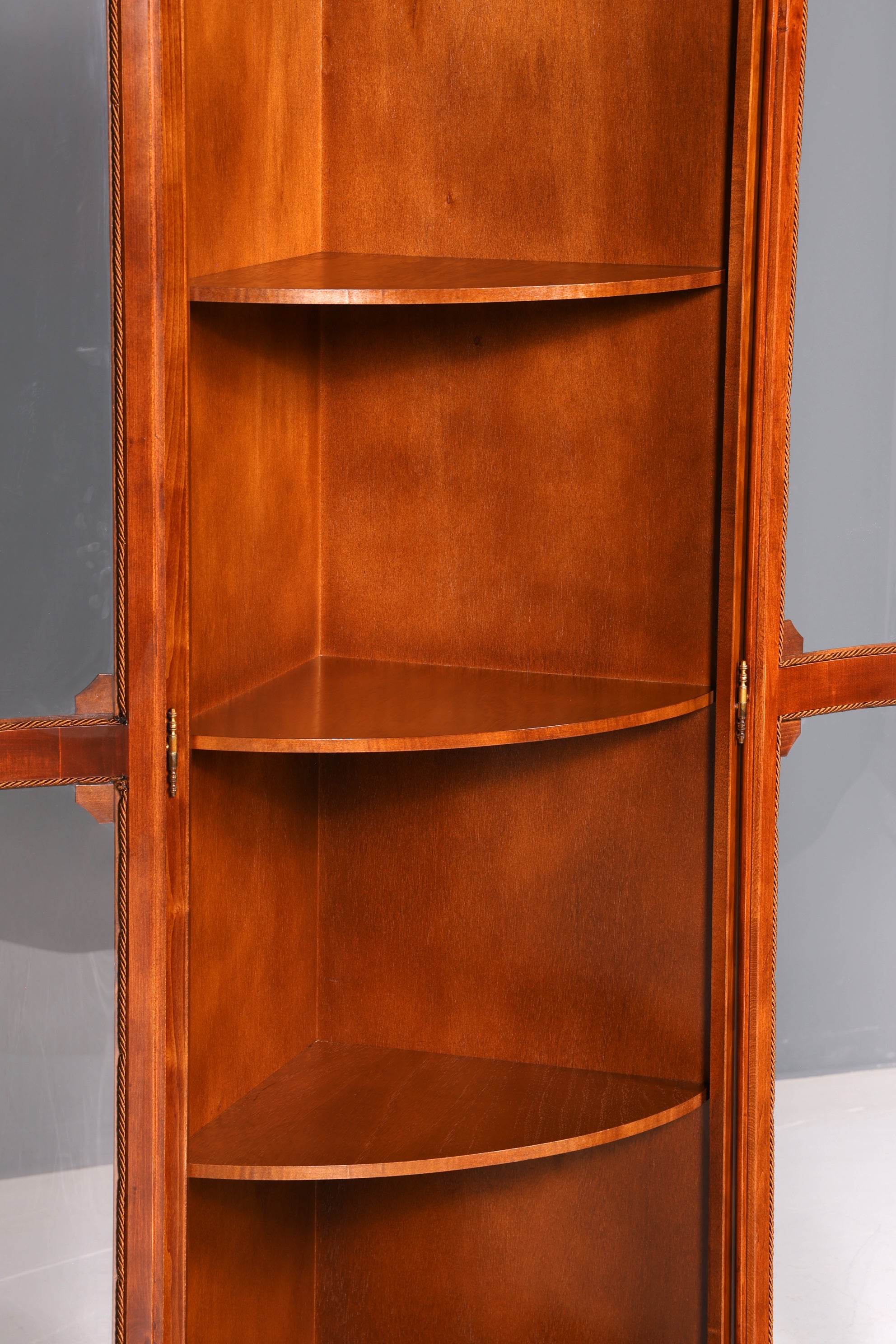 Wunderschöne Original Selva Eckvitrine Antik Stil Vitrine Schrank Geschirrschrank Glasvitrine Eckschrank 1 von 2