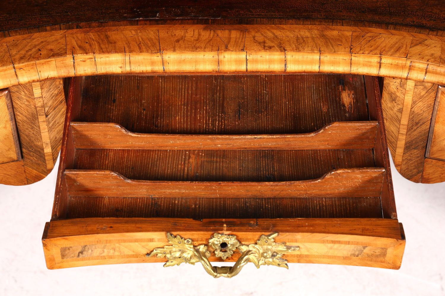 Majestätischer Original Louis XV Schreibtisch 1780 Bureau Plat French Desk echt Leder Antik Bürotisch Office Desk