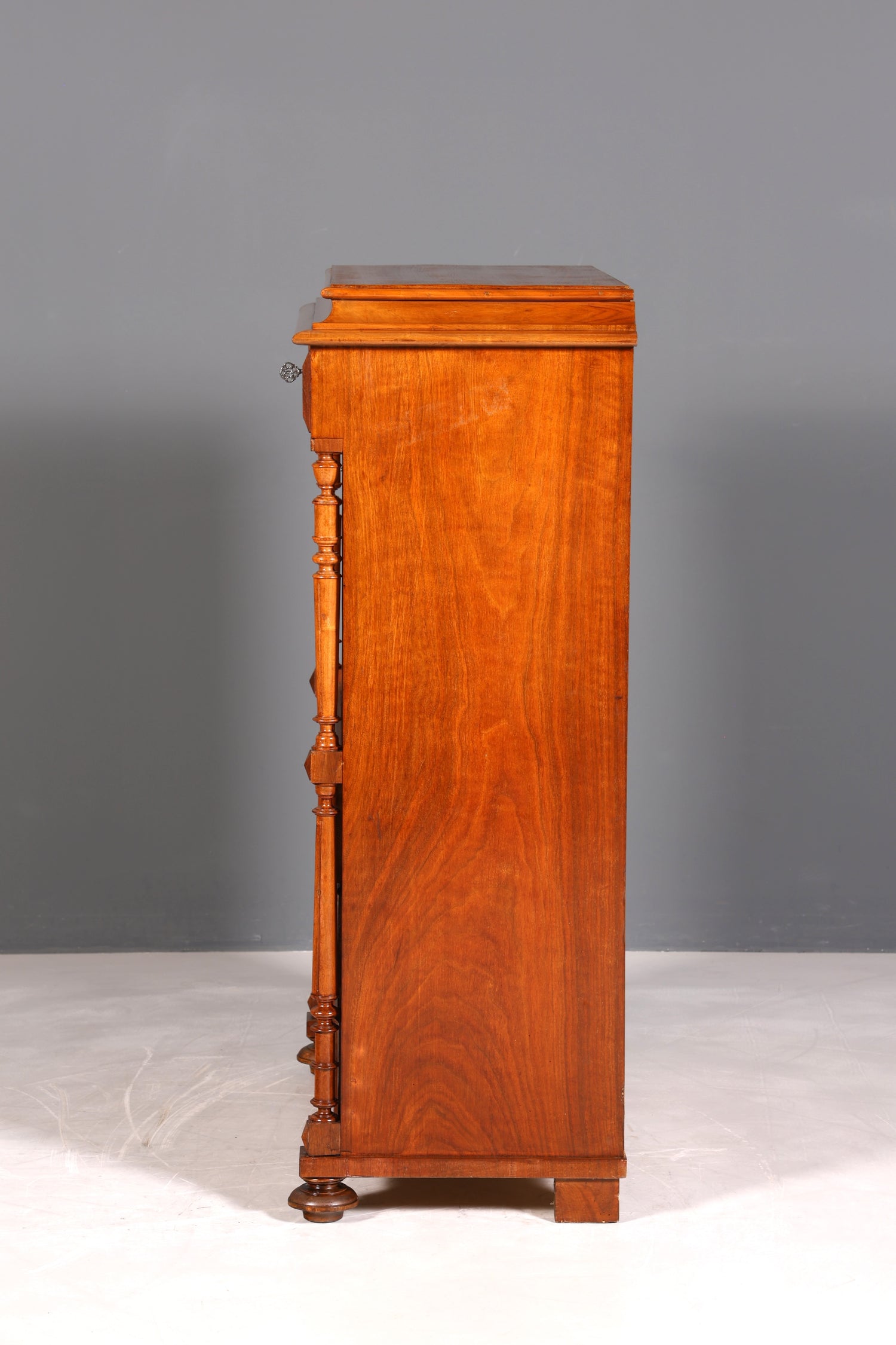Wunderschöner Louis Philippe Sekretär um 1870 Vertiko Nussbaum Highboard Kommode Sekretär Schrank
