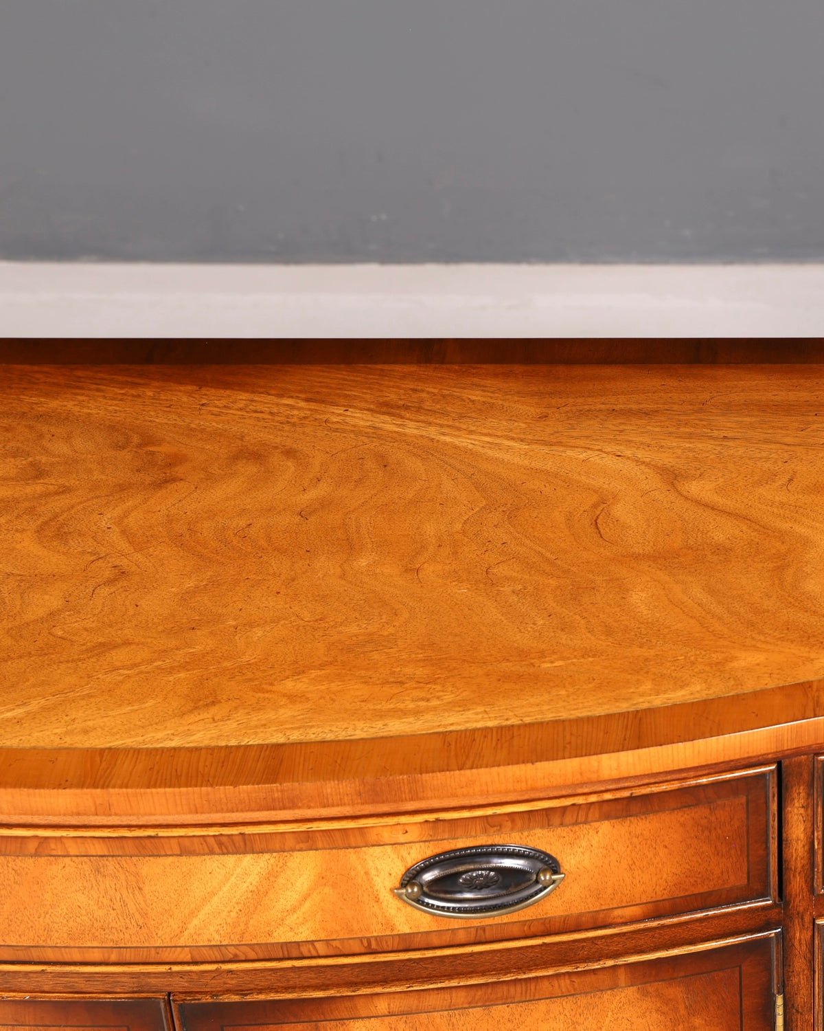 Wunderschönes Bevan Funnell Englisches Sideboard Reprodux Buffetschrank Kommode Anrichte