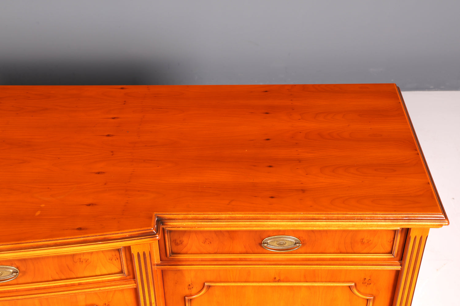 G214 Finish cm Wunderschönes Englisches Sideboard Eibe Schrank Antik Stil Buffetschrank Kommode (Kopie)