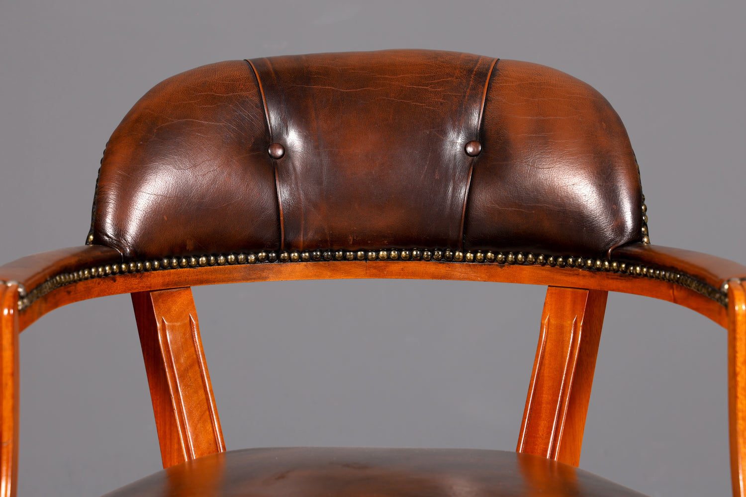 Wunderschöner Chesterfield Armlehnstuhl Braun Echt Leder Englisch Bürostuhl Schreibtischstuhl Sekretär Stuhl Court Chair 2 von 4