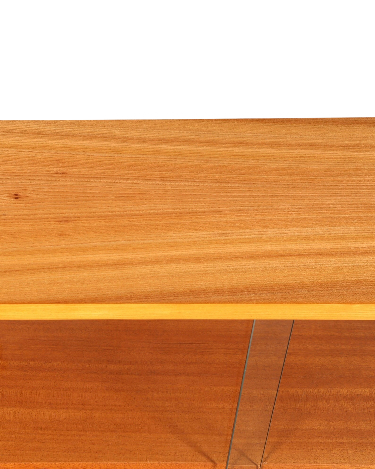 Hauptstadt Möblerei H953 Finish Oberfläche mit natürlicher Holzmaserung in warmen Brauntönen
