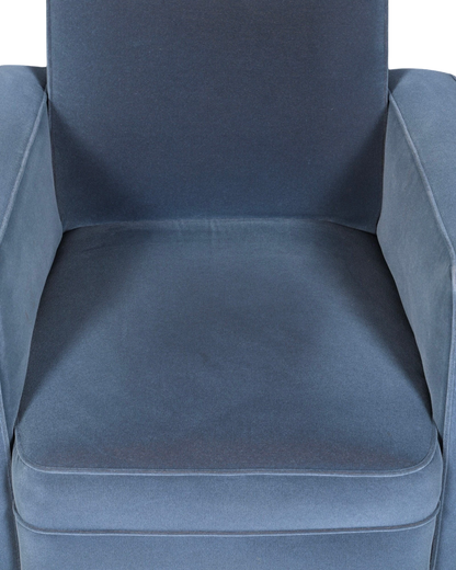 Hauptstadt Möblerei H873 Sessel in blauem Samt mit eleganter Polsterung und moderner Form