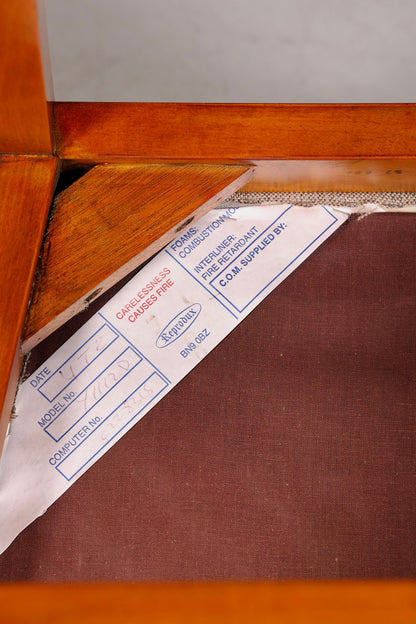 Wunderschöner Bevan Funell Stuhl Armlehnstuhl Englischer Eibe Reprodux Antik Sekretär Stuhl UK Polsterstuhl 1 von 2