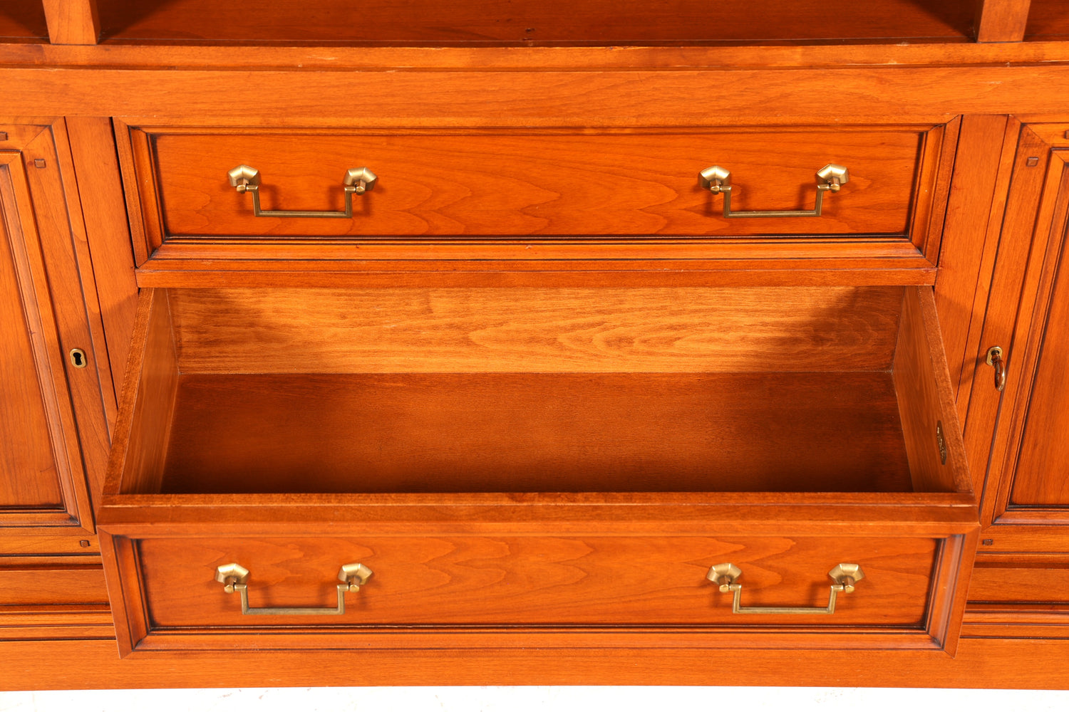 Traumhaftes Original Selva Bücherregal Antik Stil massiv Holz Regal Schrank Bibliothek