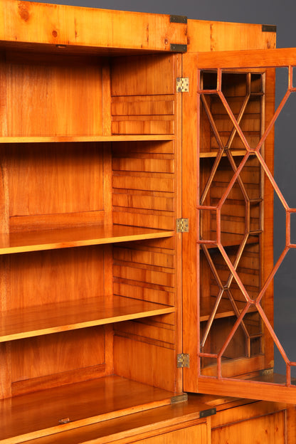 Wunderschöner Maritimer Vitrinenschrank Englischer Schrank echt Holz Bibliothek Englische Anrichte