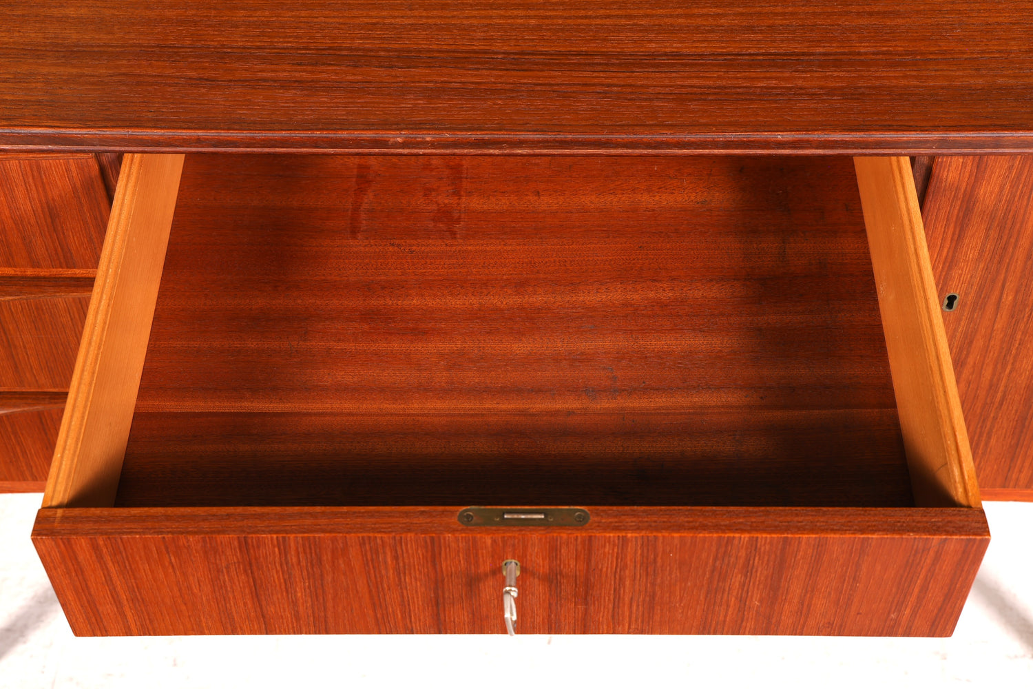 G036 Finish cm Wunderschöner Mid Century Schreibtisch Danish Design Bürotisch 60er Jahre Office Table (Kopie)