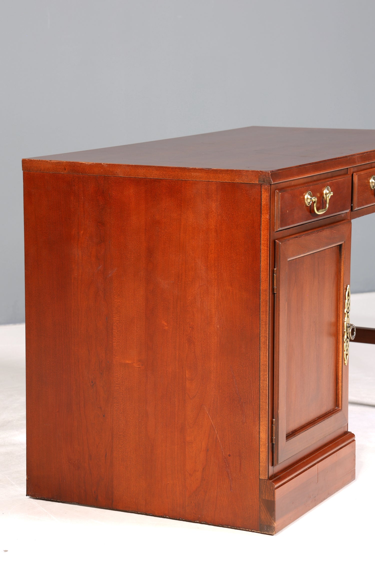 Wunderschöner Original Drexel Heritage Schreibtisch Antik Stil Bürotisch Office Table USA 1 von 2