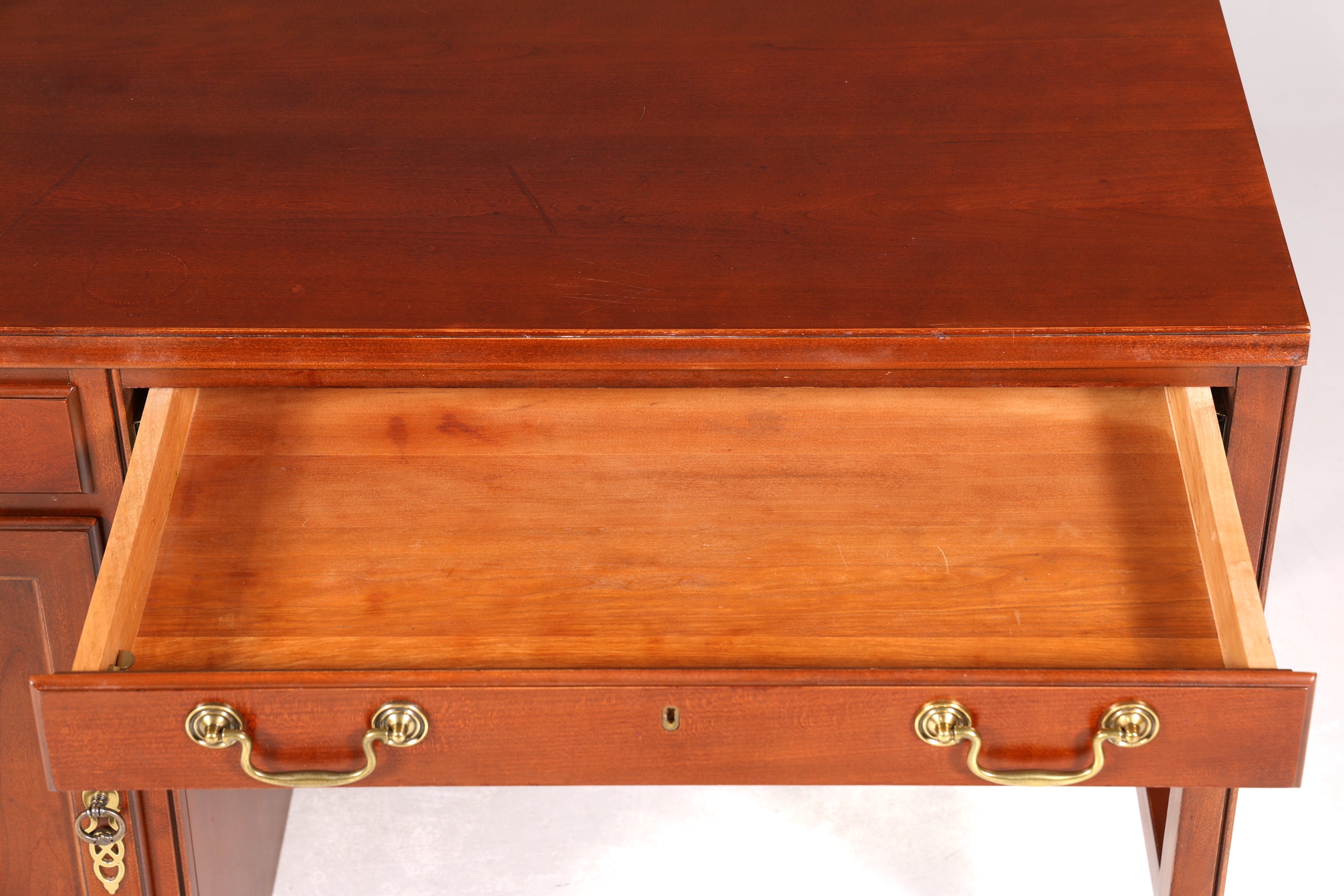Wunderschöner Original Drexel Heritage Schreibtisch Antik Stil Bürotisch Office Table USA 1 von 2