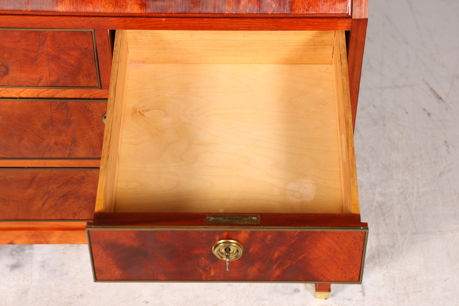 Stilvoller Sekretär im Louis Seize Stil Büro Kommode Empire Englisch Schreibkommode Schreibtisch