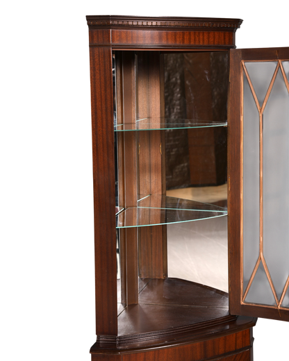 Hauptstadt Möblerei englische Eckvitrine aus Mahagoni mit Glasböden und Sprossentür im Vintage-Stil