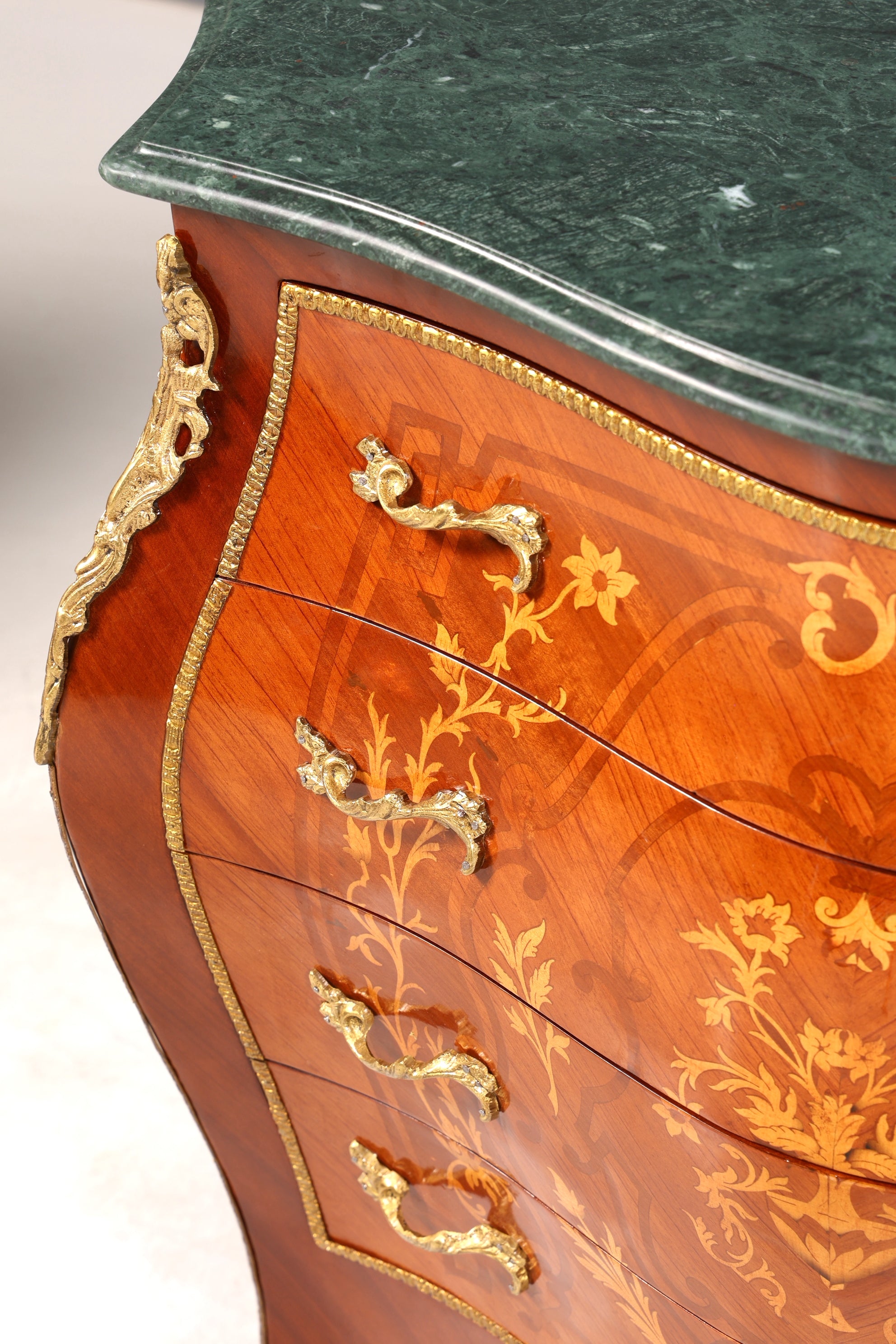 Stilvolle Bauchige Barock Kommode Messing Marmor Louis XV Sideboard Antik Stil