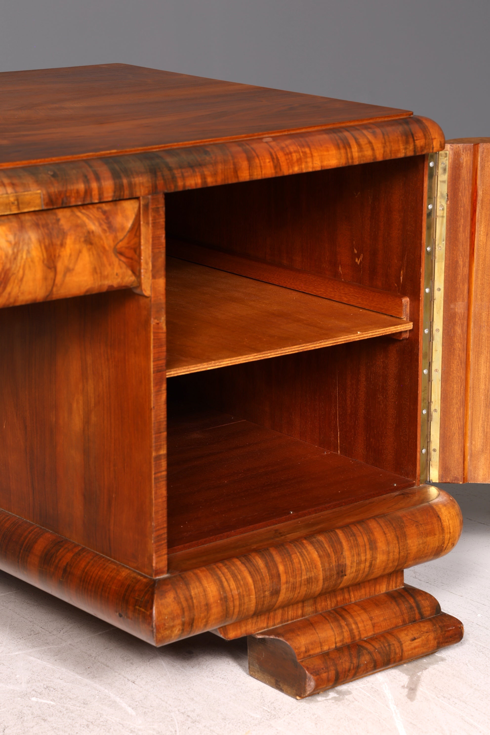 Beeindruckender Original Art Deco Schreibtisch Nussbaum Bürotisch Massivholz Antik Vintage