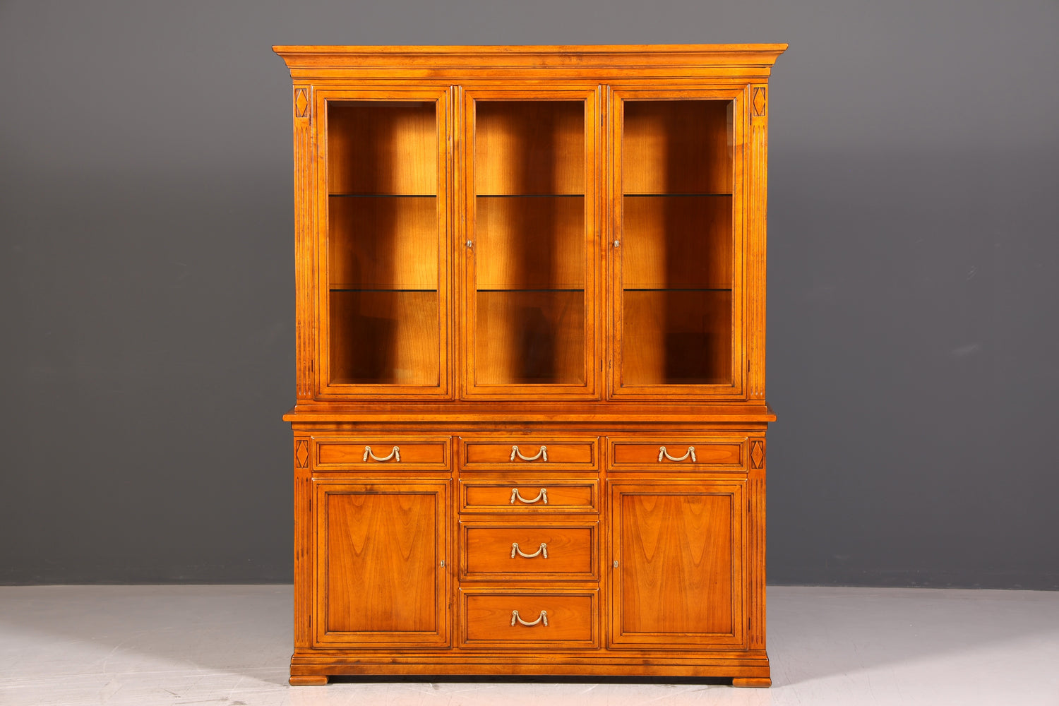 Wunderschöne Original Selva Vitrine Villa Borghese massiv Holz Buffet Schrank Bibliothek