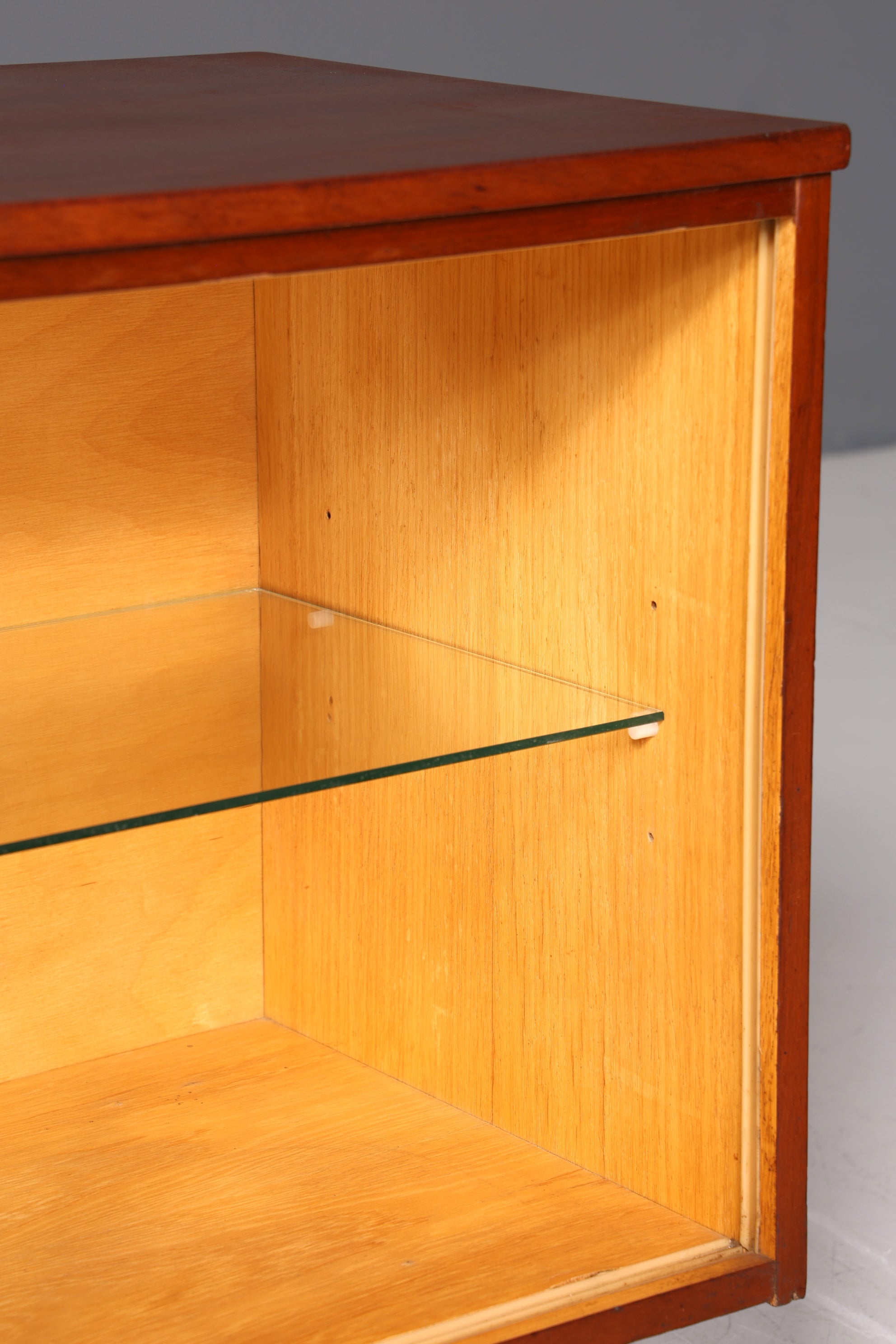 Wunderschöne Mid Century Vitrine Vintage Regal Retro Bücherregal Bookshelf